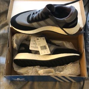 Adidas Women’s Originals black and gray